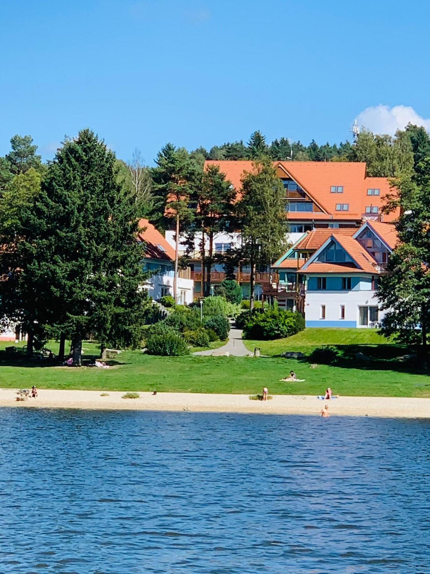 Lipno Beach Apartment Lipno nad Vltavou Bagian luar foto